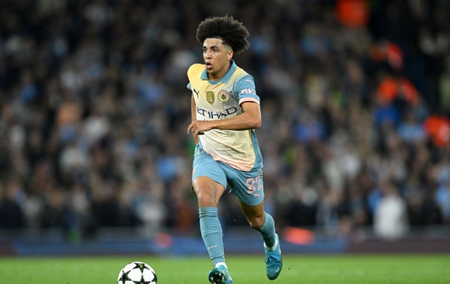 Romano: Manchester City và Rico Lewis đang đàm phán hợp đồng mới và sẽ tăng lương cho cầu thủ